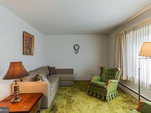 5th image of 2371 W Longview Dr