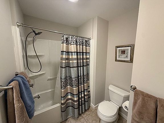 5th image of 54 Woodcrest Ave