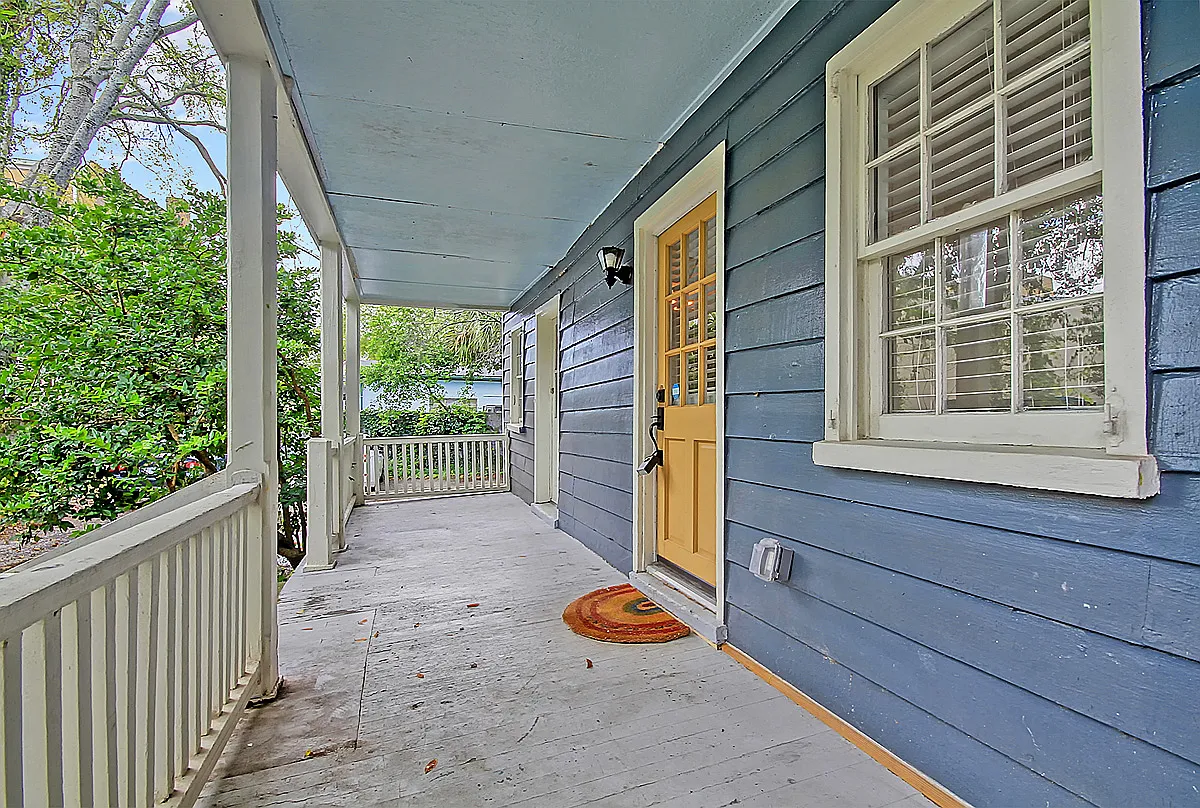 3 bed, 1300 sqft, $3,990 — Photo 3
