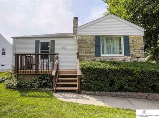 7921 Oakwood St, Ralston, NE 68127