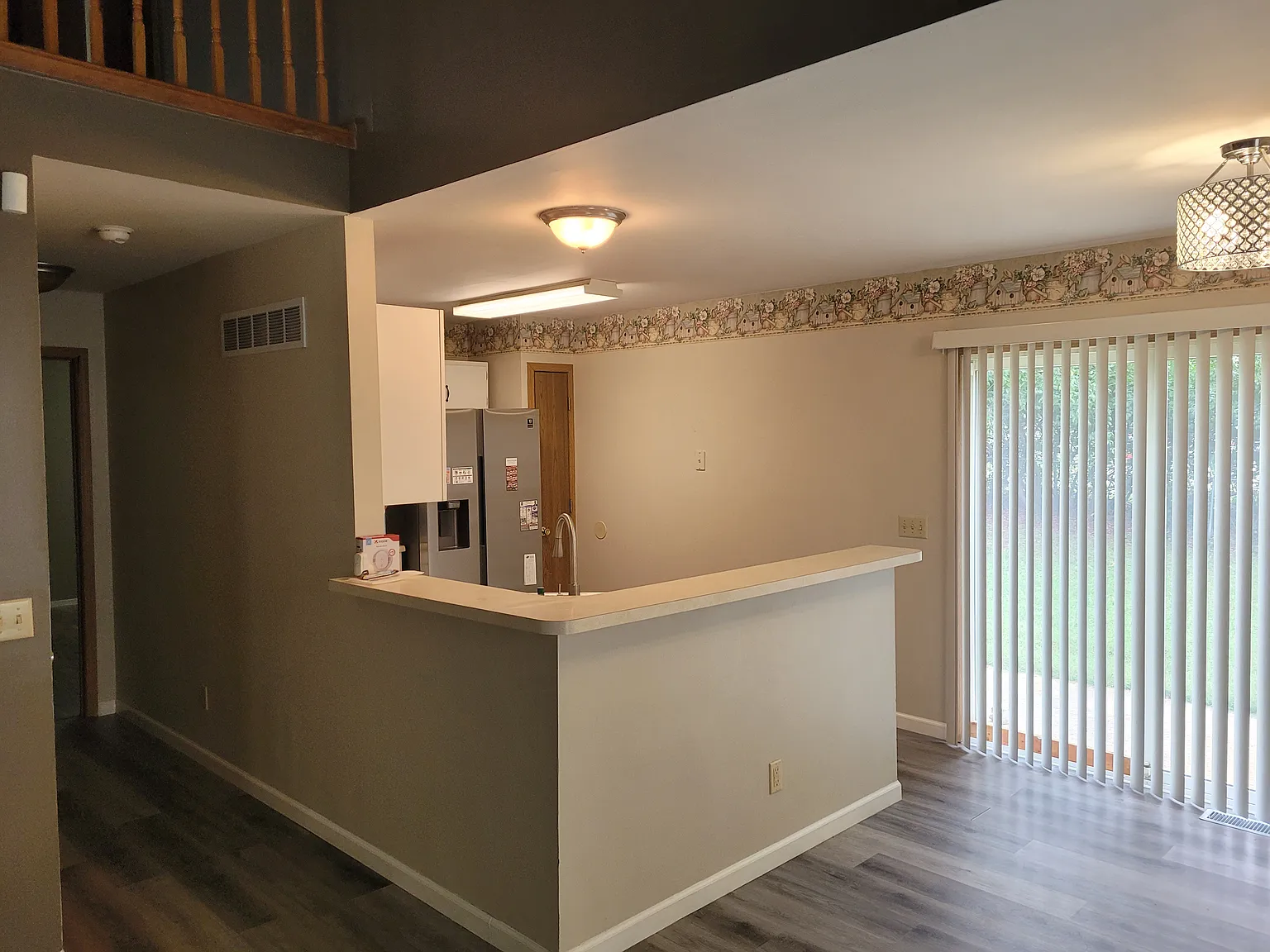 3 bed, 2.5 bath, 1400 sqft, $2,200 — Photo 3