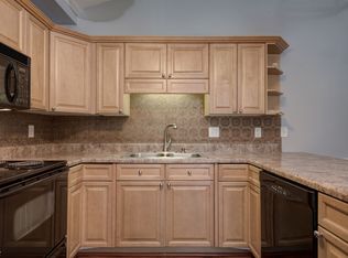 556 Cahaba Manor Dr, Pelham, AL 35124