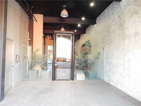2nd image of 402 Julia St APT 304