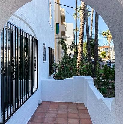 3rd image of 1301 N Martel Ave #1301