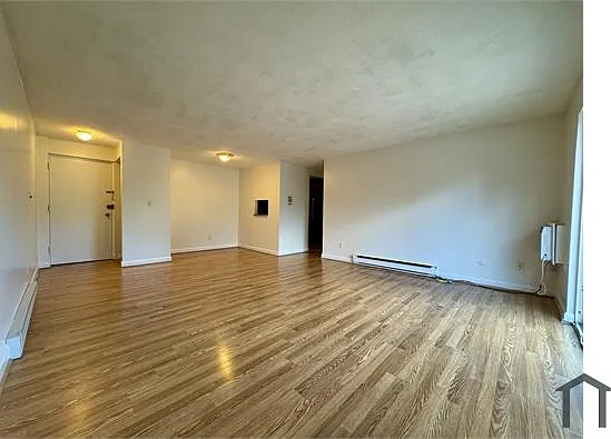 2 bed, 915 sqft, $2,300 — Photo 4