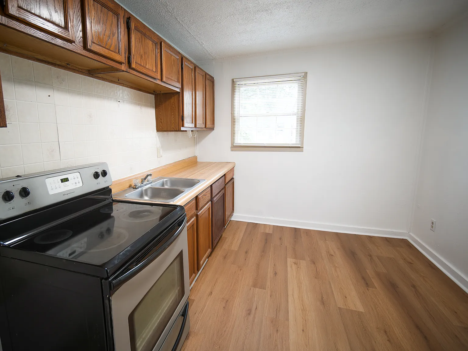 2 bed, 684 sqft, $825 — Photo 3