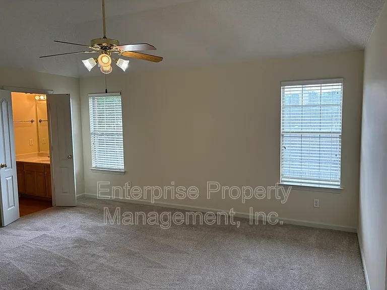 10127 Cross Valley Dr — Photo 7