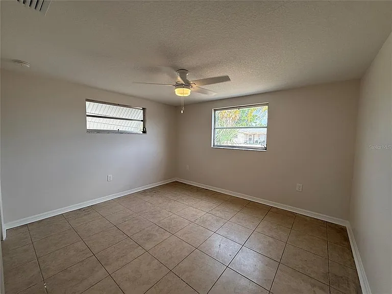 5241 Sparrow Dr — Photo 15