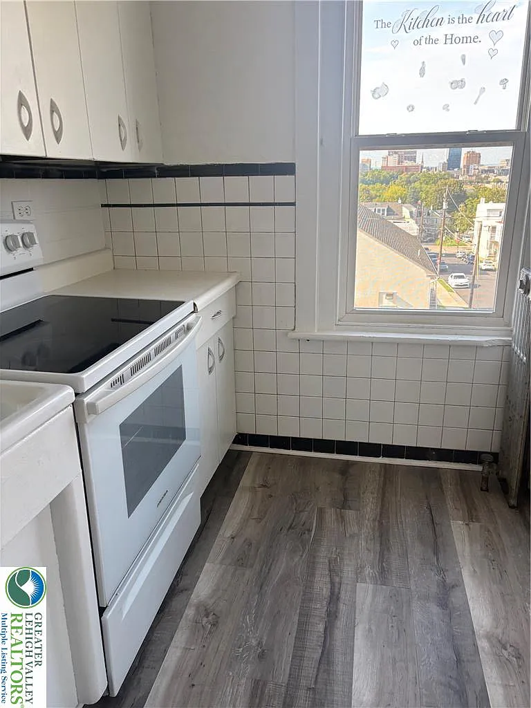 1 bed, 1.0 bath, 730 sqft, $1,300 — Photo 4