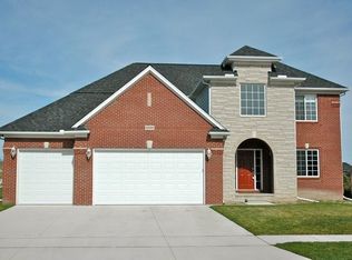 50202 Aldwych St, Macomb, MI 48044