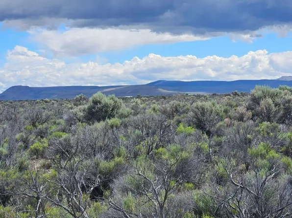 1400 Fossil Lake Rd, Christmas Valley, OR 97641