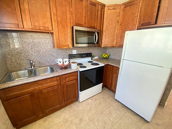 2nd image of 3063 Blossom St APT C
