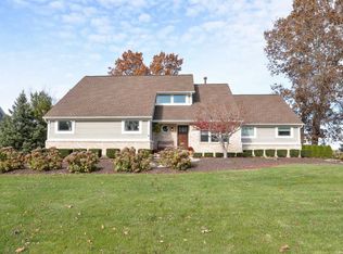 2847 Dana Pointe Dr, Pinckney, MI