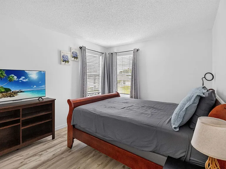 1550 Casterton Cir — Photo 20