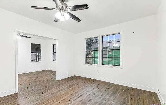 322 Flicker St — Photo 8