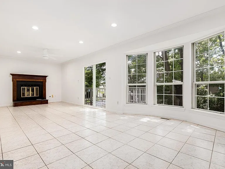 Valley View Dr — Photo 17