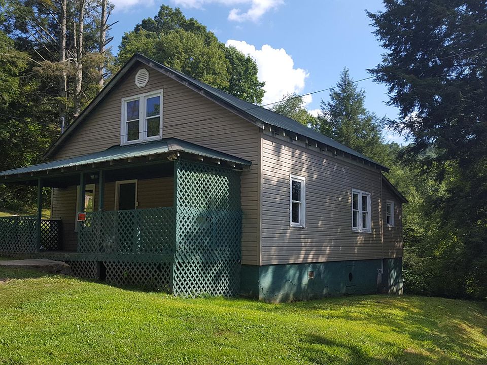 FRONT OF HOUSE FROM STREET