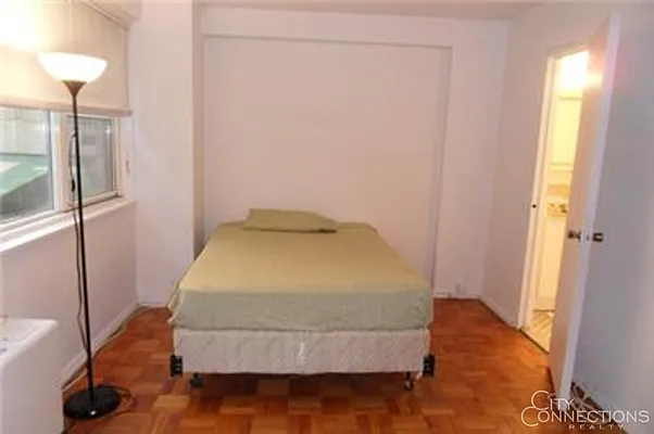 Rented by City Connections Realty | media 8