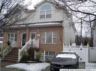46 Lion St, Staten Island, NY 10307