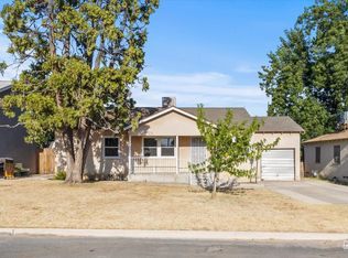 2204 Barnett St, Bakersfield, CA 93308