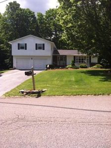 221 Emann Dr, Camillus, NY, 13031
