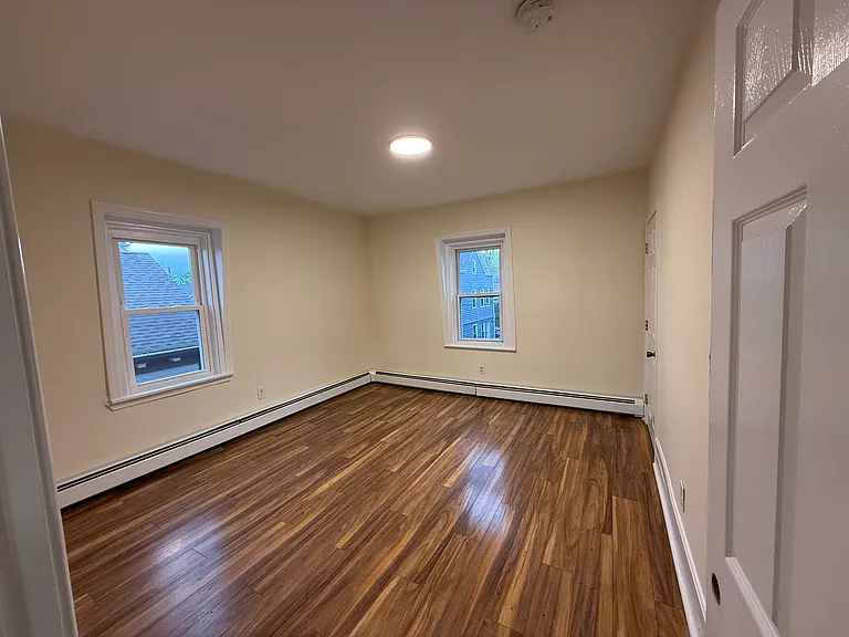 20 Peach Ave #3 — Photo 6