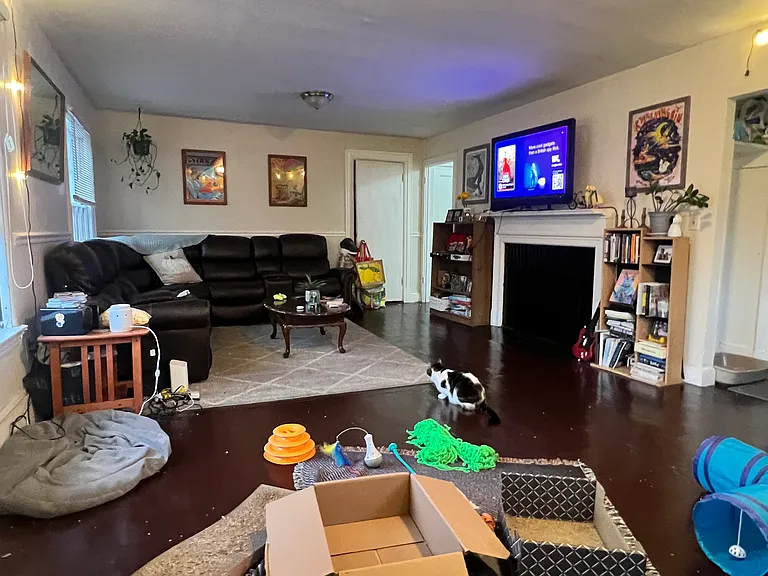 16 Braemore Rd #4 — Photo 3
