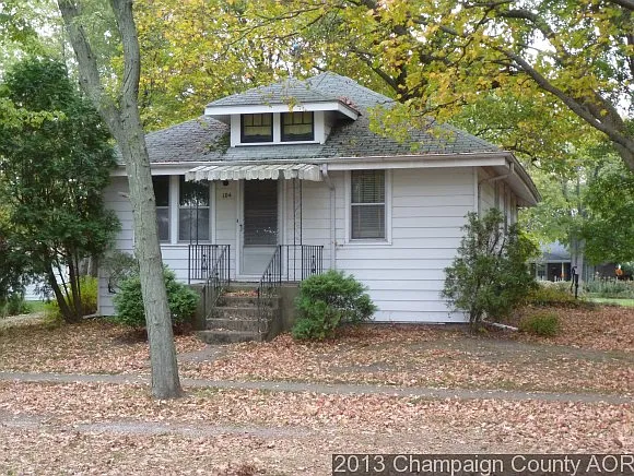 104 S Locust St photo 1