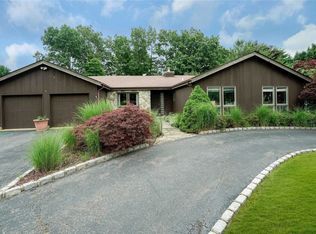 8 Long Meadow Rd, Commack, NY 11725