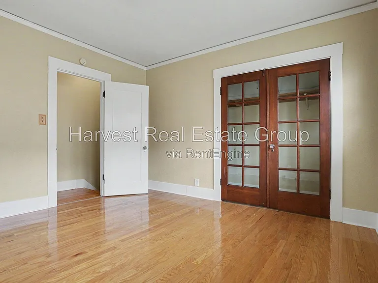2156 Clinton Ave #D — Photo 9