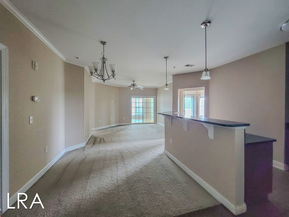 1st image of 300 Gateway Dr #346