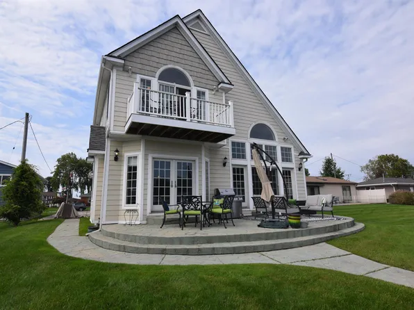 50790 Rose St, New Baltimore, MI 48047