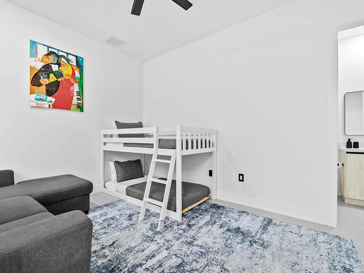 3 bed, 2278 sqft, $4,400 — Photo 4