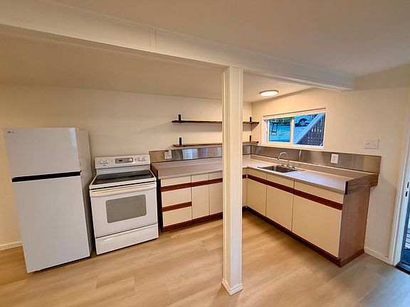 2nd image of 10137 Field Ln
