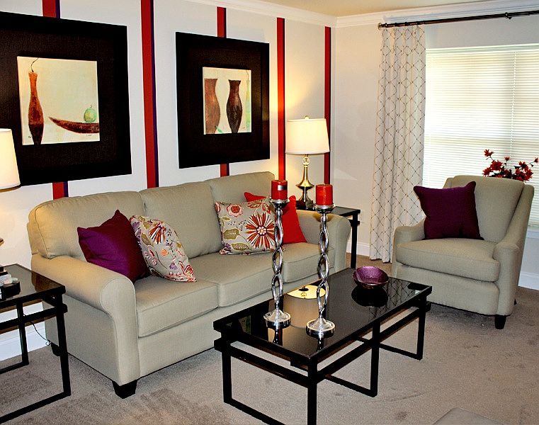 Spaciou Living Room!