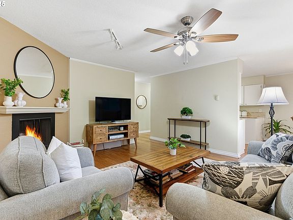 5th image of 6745 SW Scholls Ferry Rd APT 29
