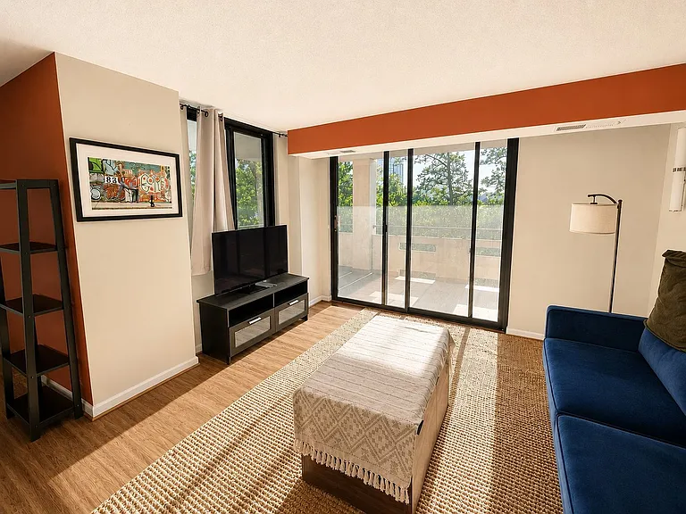 1808 Old Meadow Rd #1005 — Photo 2