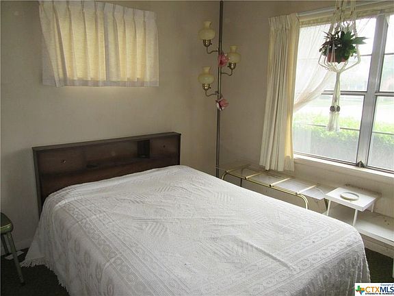 5th image of 202 W Young Ave
