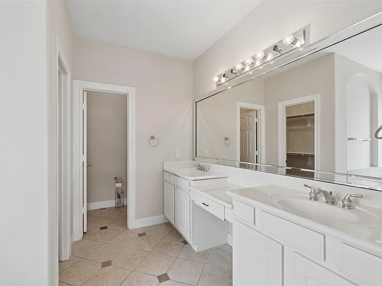 6414 Pinewood Trace Ln — Photo 13