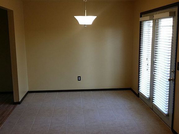 Fresh paint, new ceramic til