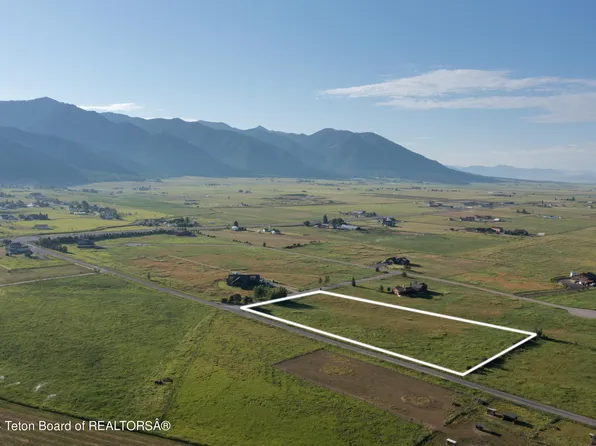 L1 Summer Ln, Etna, WY 83118