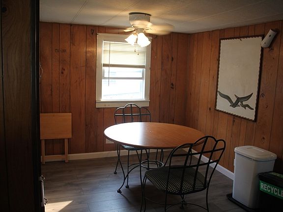 5th image of 203 New Yorker Ave