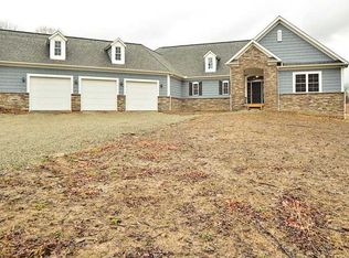 58 Hilltop Ln, Gibsonia, PA 15044