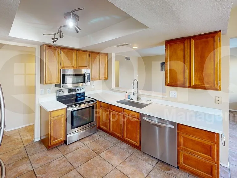 4314 E Frye Rd — Photo 3