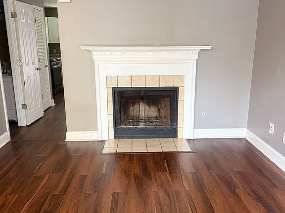 3rd image of 2185 Wellington Cir