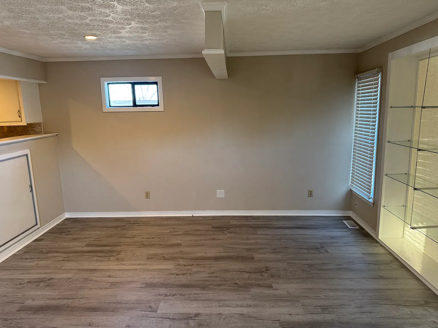 Studio, 800 sqft, $600 — Photo 4