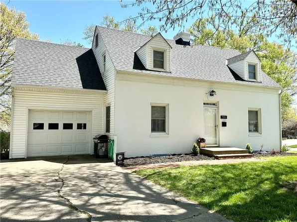 721 Hillcrest St, Butler, MO 64730