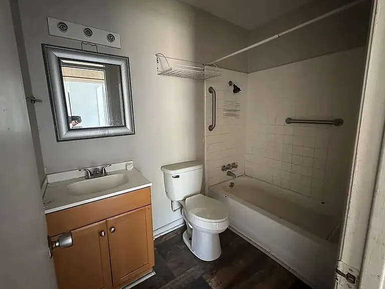 808 Glendale Ave — Photo 6