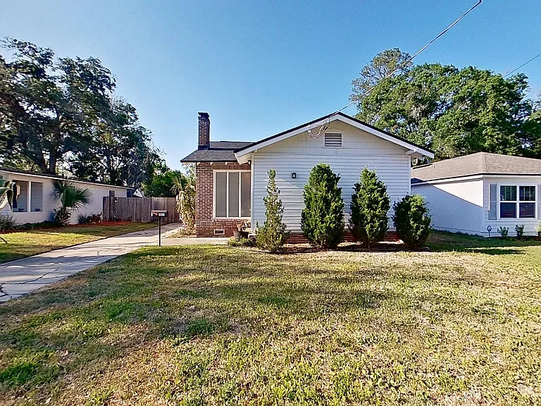 4633 Kingsbury St — Photo 1