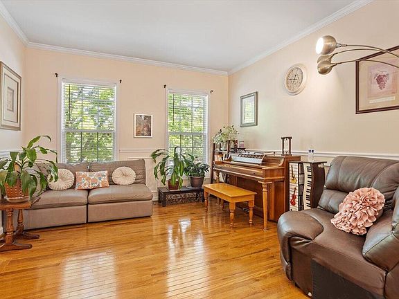 4th image of 129 Okamato St
